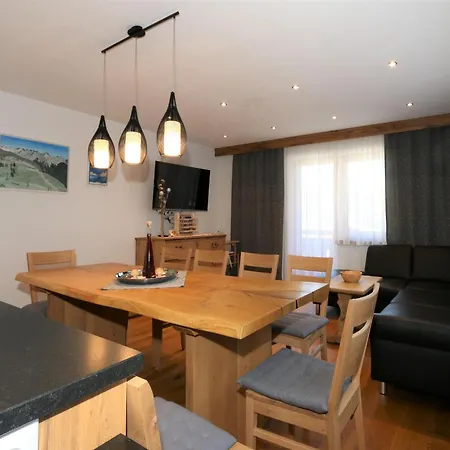 度假居 High-quality In Oberkrimml Near Waterfalls 克里姆尔